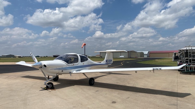 Diamond DA40-180 N33SY